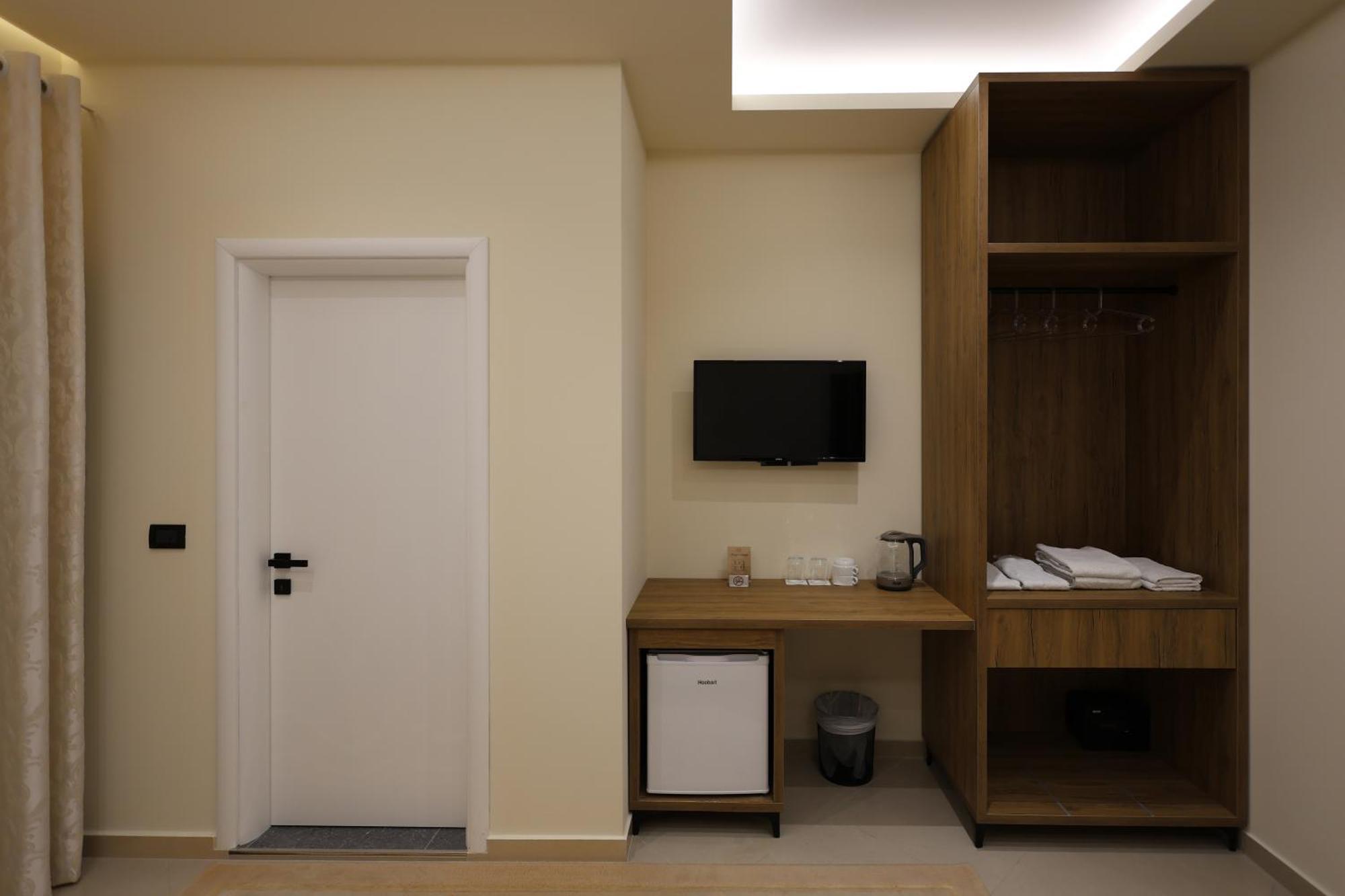 Hotel Mimani Μπεράτ Εξωτερικό φωτογραφία